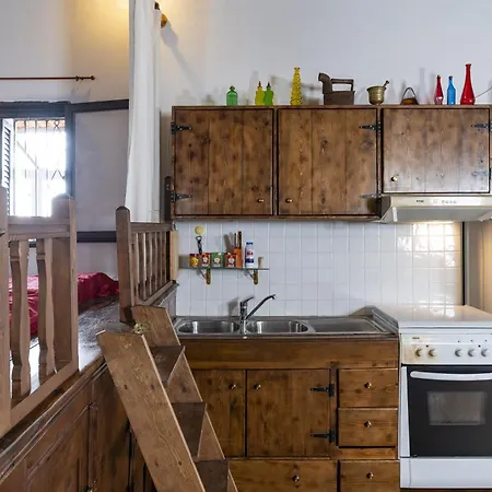 1900s Traditional House In Rhodes