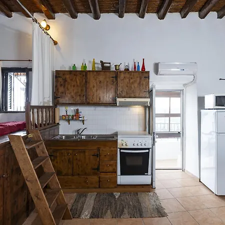 1900s Traditional House In Rhodes